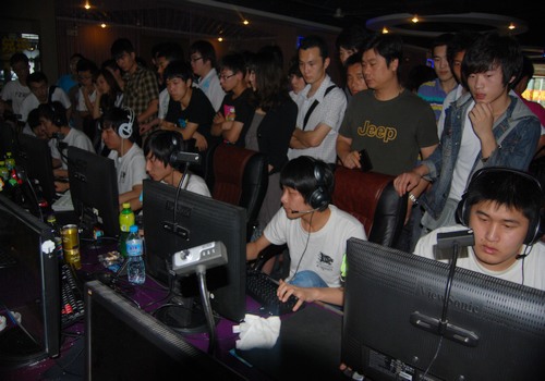 【数据前瞻】 JD Gaming vs FunPlus Phoenix 中野碰撞是决定比赛走向关键